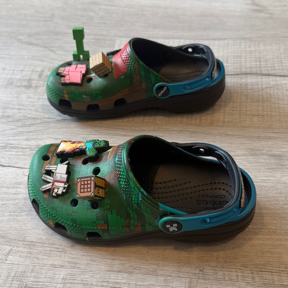 Minecraft Crocs (size 13 kid) - Picture 2 of 6